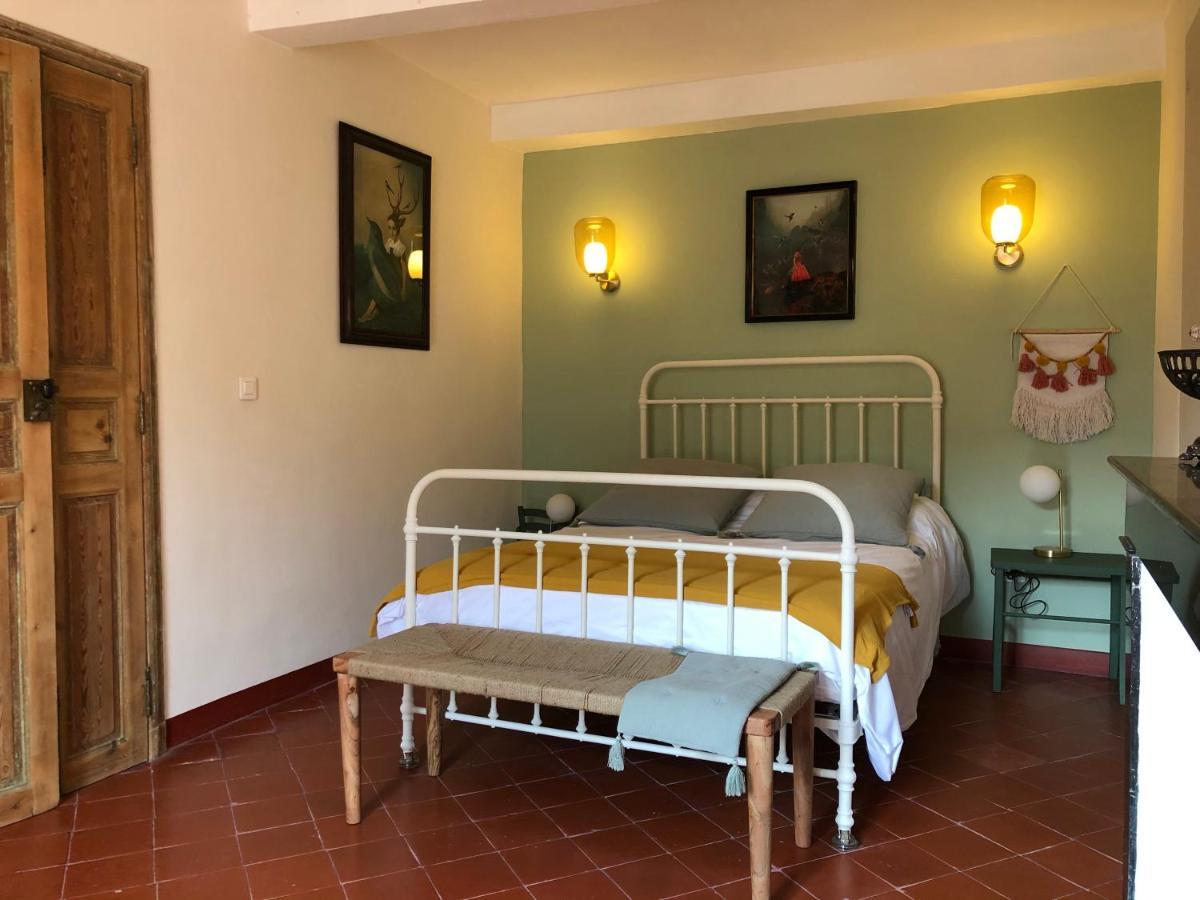 Bed and Breakfast L'Oiseau Bleu ROLLIER à Roubia Extérieur photo