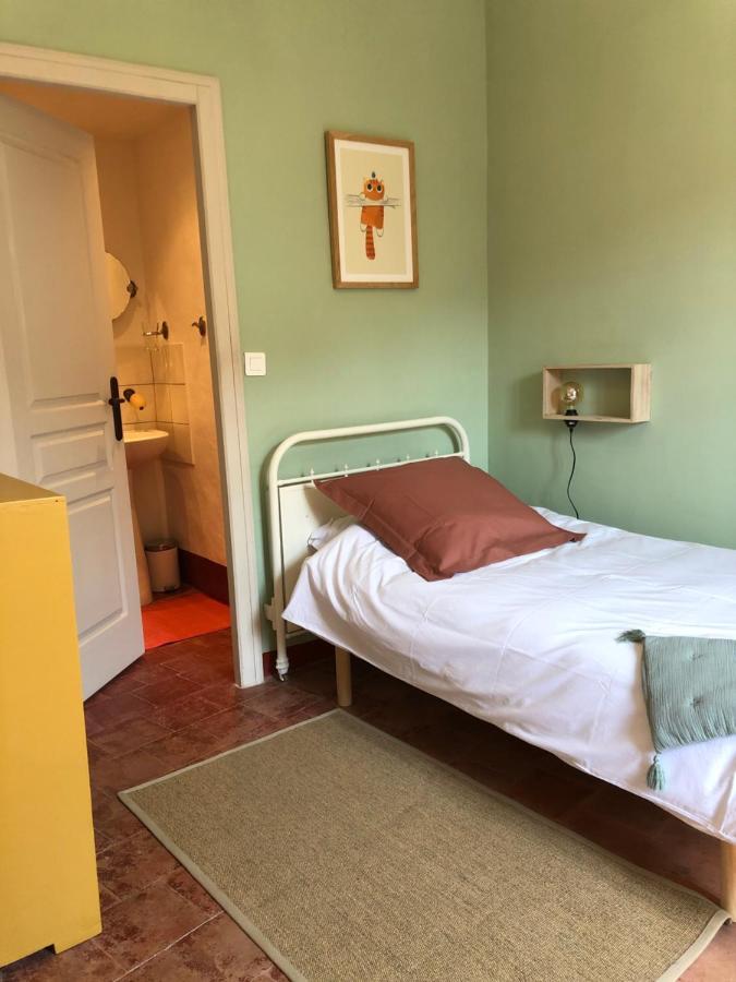 Bed and Breakfast L'Oiseau Bleu ROLLIER à Roubia Extérieur photo
